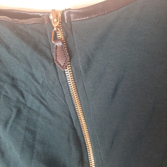 Zara w&b collection top with gold zipper - Picture 6 of 6